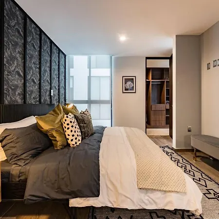 Urban Elegance Apartment With Balcony Views