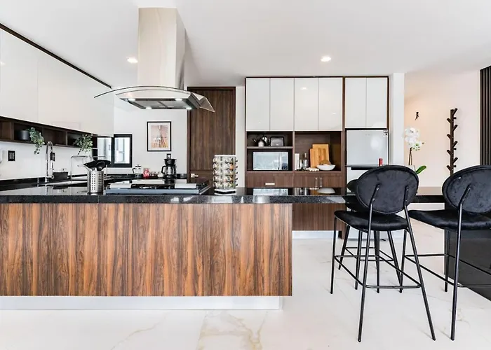 Urban Elegance With Balcony Views Apartamento *