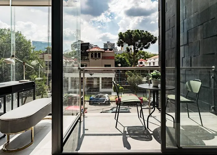 Urban Elegance With Balcony Views México DF